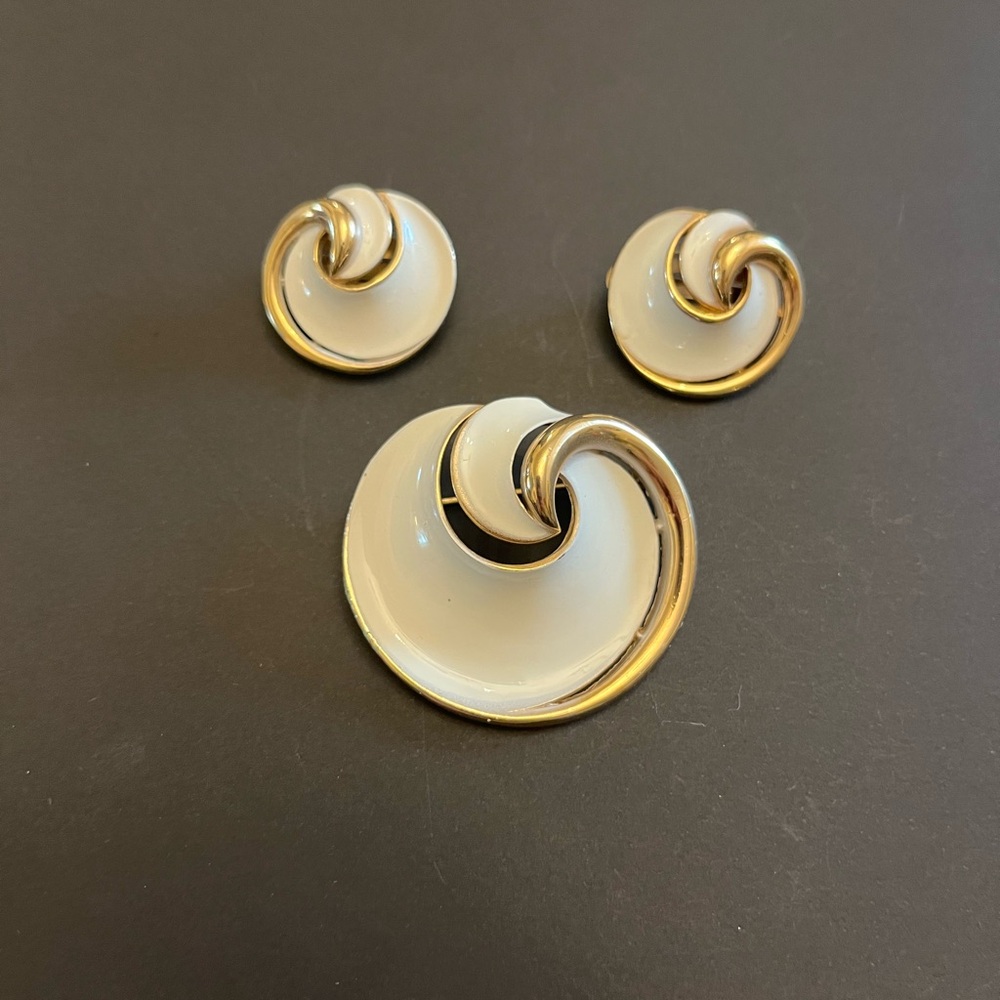 Crown Trifari Spiral Brooch and Earrings